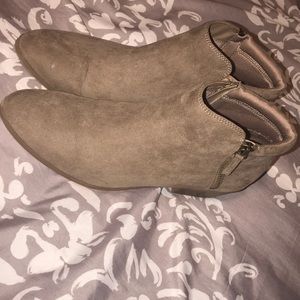 Tan Size 11 Mossimo Shortie Boots